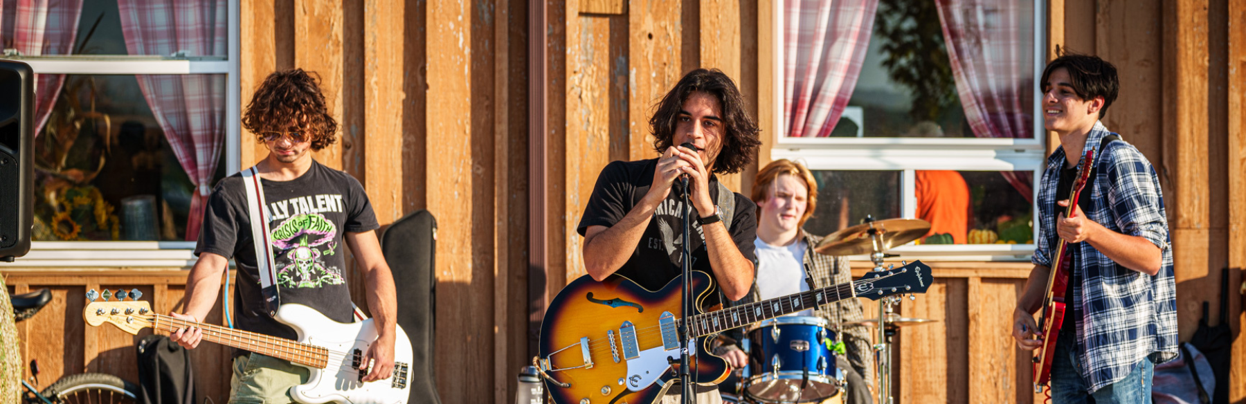 band playing