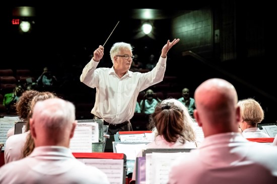 Conductor and orchestra 
