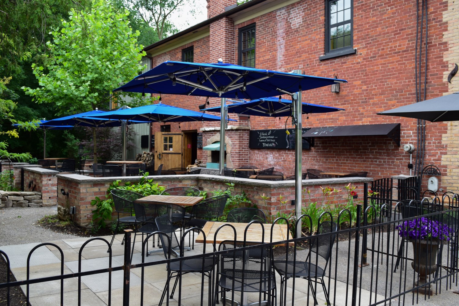 Copper Kettle Pub patio