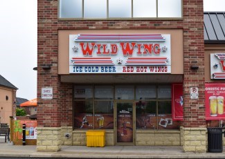 Wild Wing outdoor patio